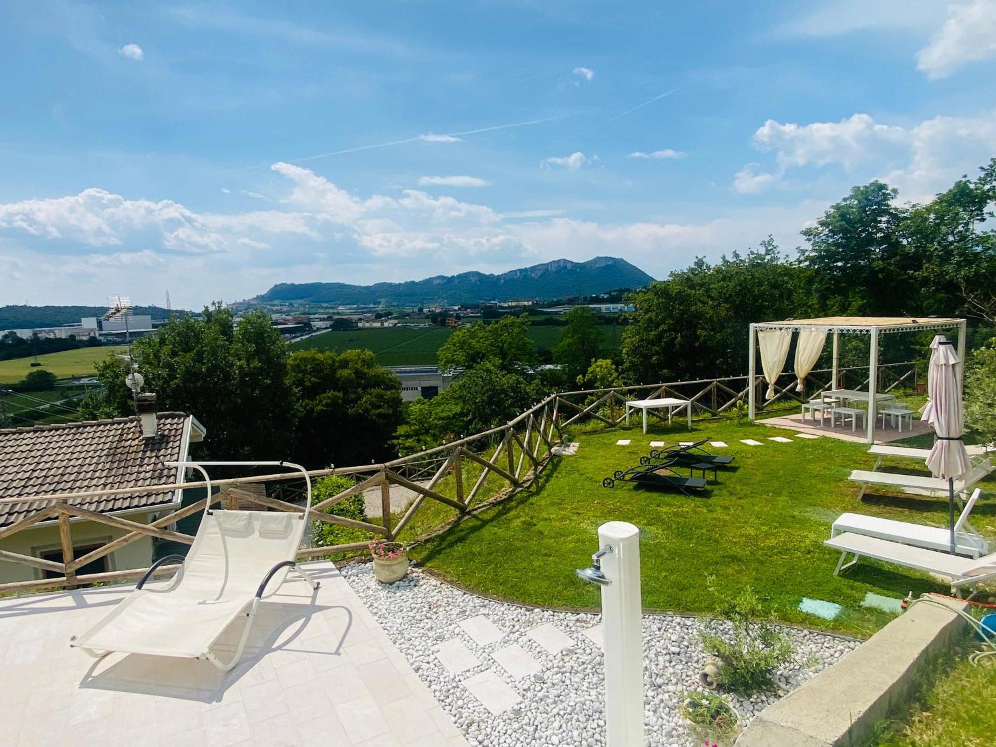 Villa Poggio Ulivo Apartments Rivoli Veronese Esterno foto